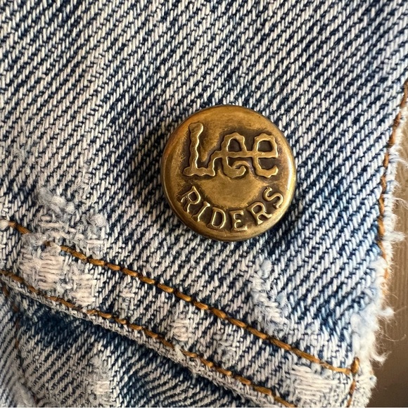 Vintage Lee Riders Denim Jacket Distressed Size Medium - Picture 15 of 15